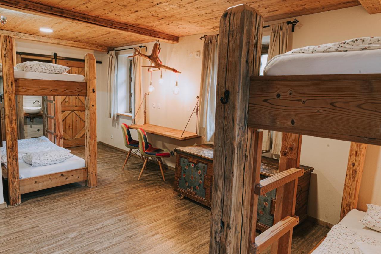 Hostel Lukna Mojstrana Bagian luar foto
