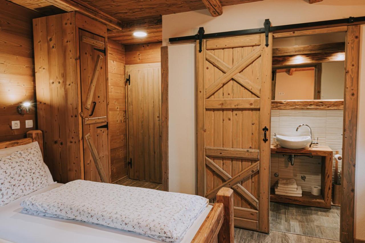 Hostel Lukna Mojstrana Bagian luar foto