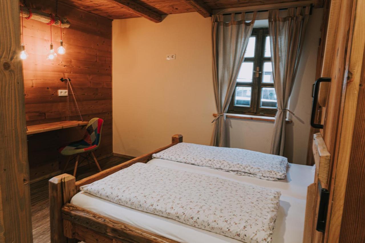 Hostel Lukna Mojstrana Bagian luar foto