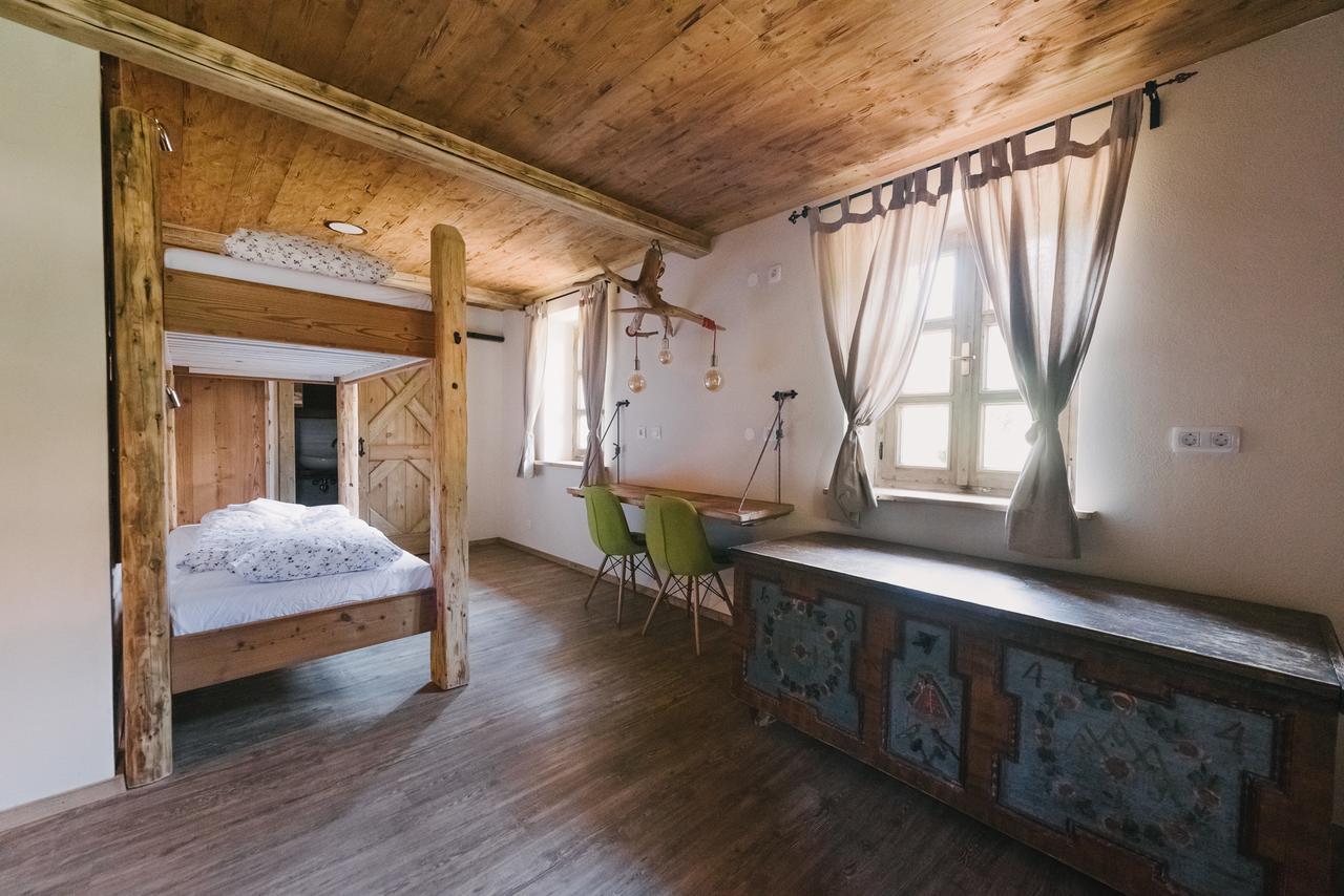 Hostel Lukna Mojstrana Bagian luar foto