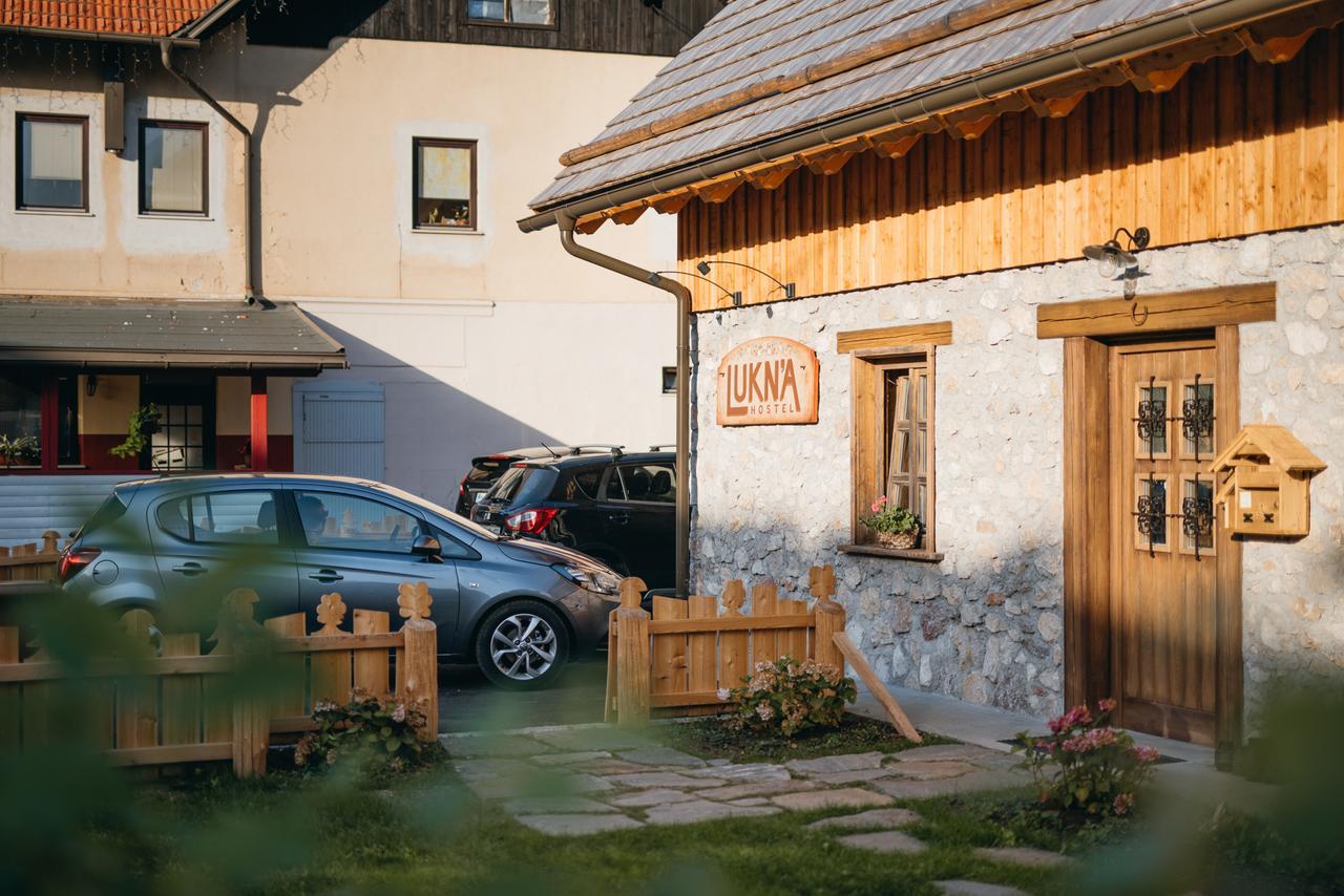 Hostel Lukna Mojstrana Bagian luar foto